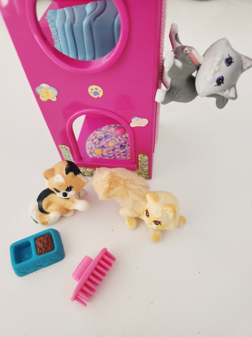 Vintage 1994 Kenner Kitty Condo Playset 3 Cats, Grooming Accessories & Pet House